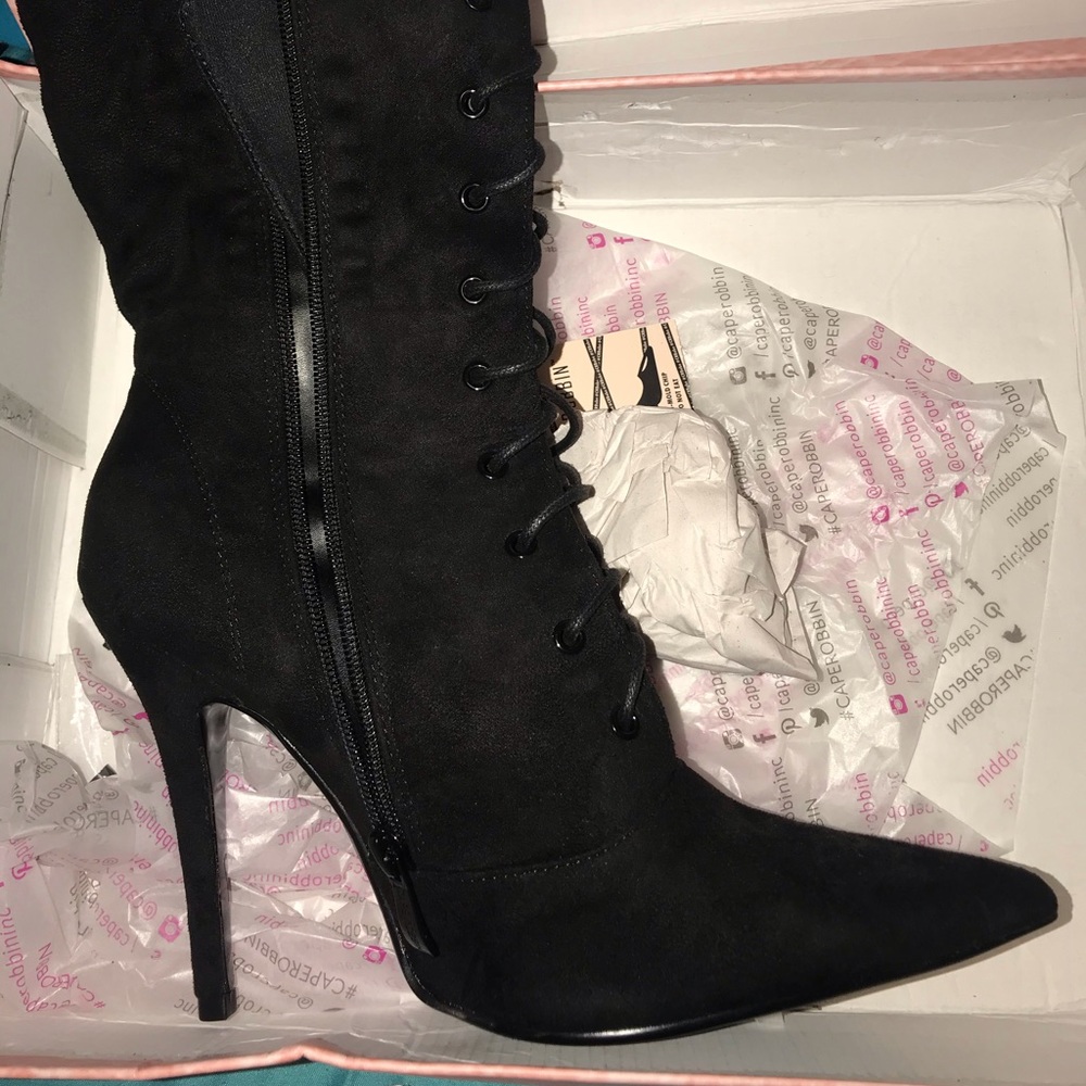 Black laced bootie
